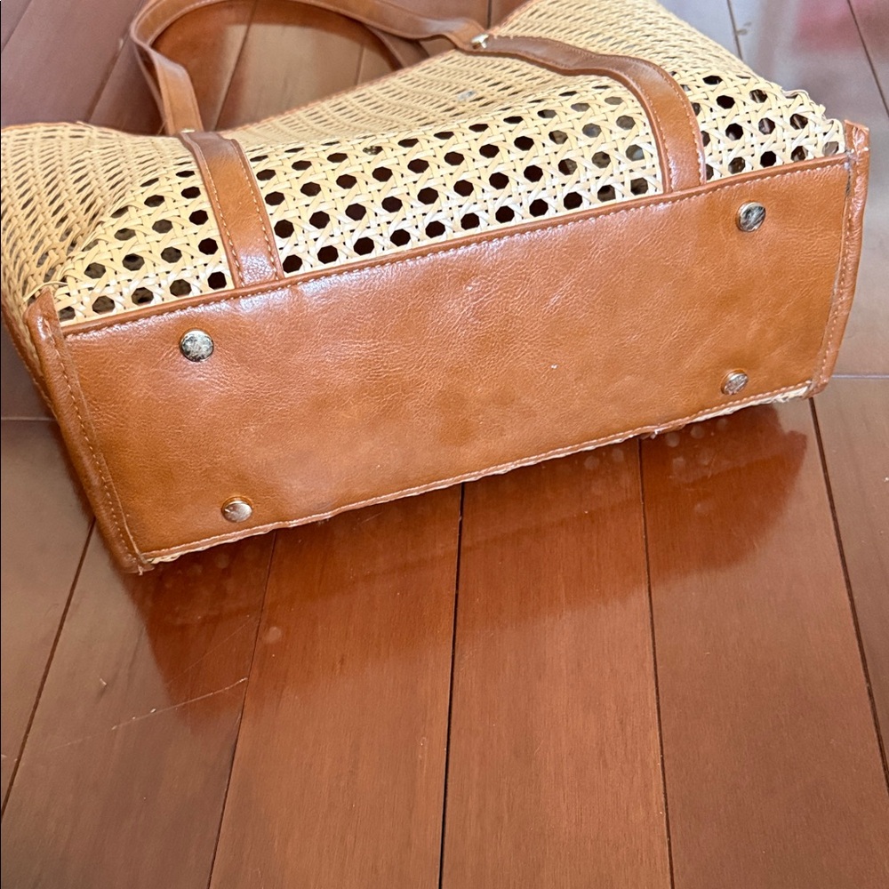 Antik Kraft Tan and Brown Woven Tote - Picture 4 of 5